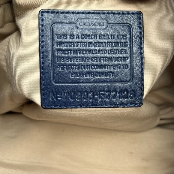 Coach F77128 Voyager Tote Bag - Picture 6 of 7